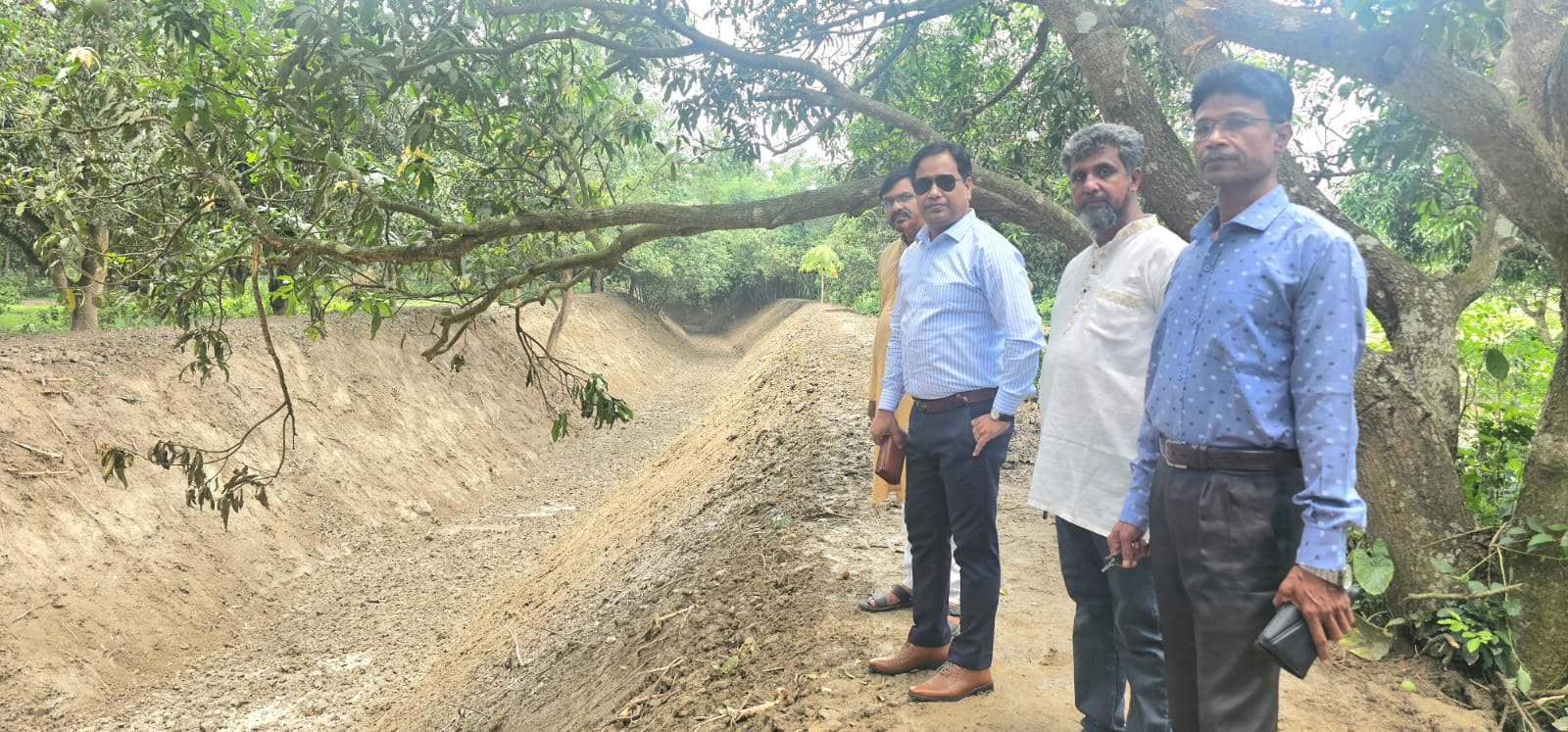 খাল খনন কর্মসূচি