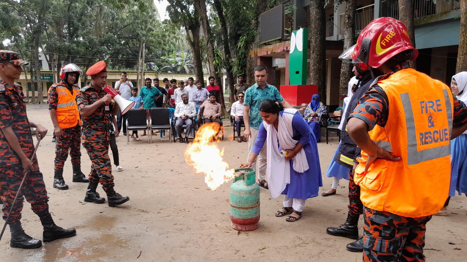 দুর্যোগ প্রশমন দিবস বেনার
