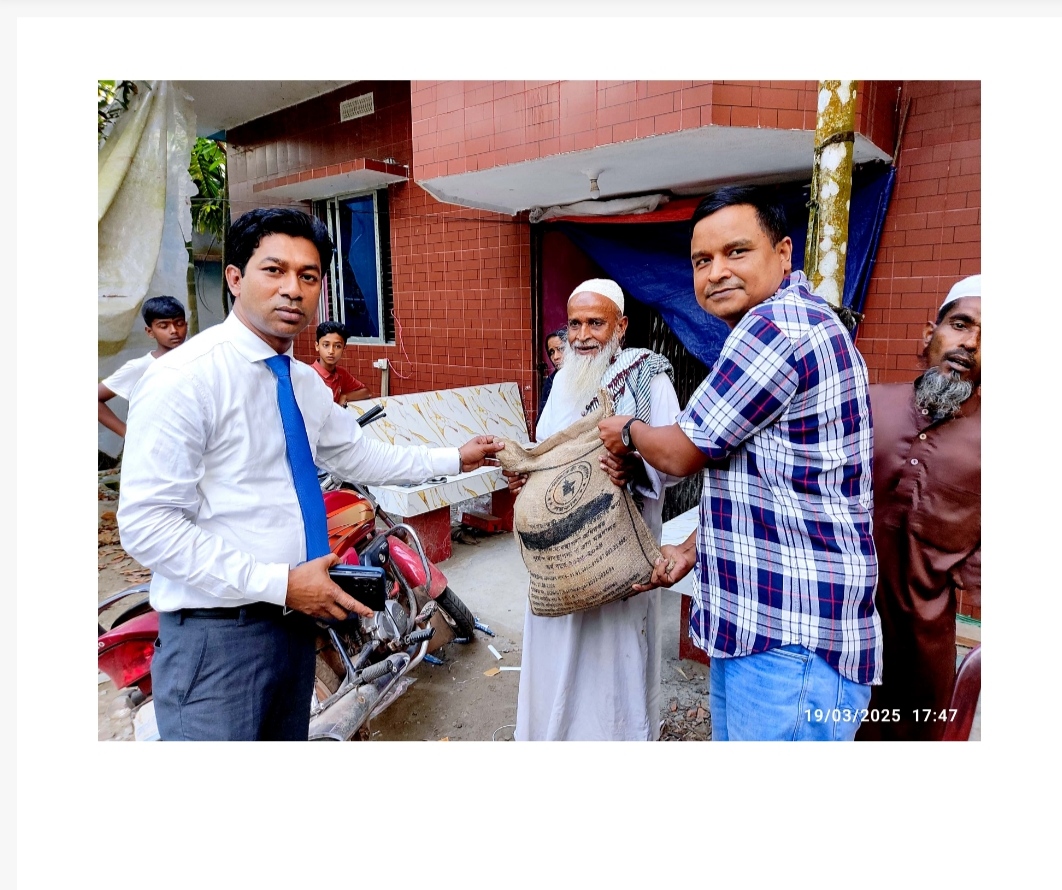 শুকনা খাবার বিতরণের ছবি