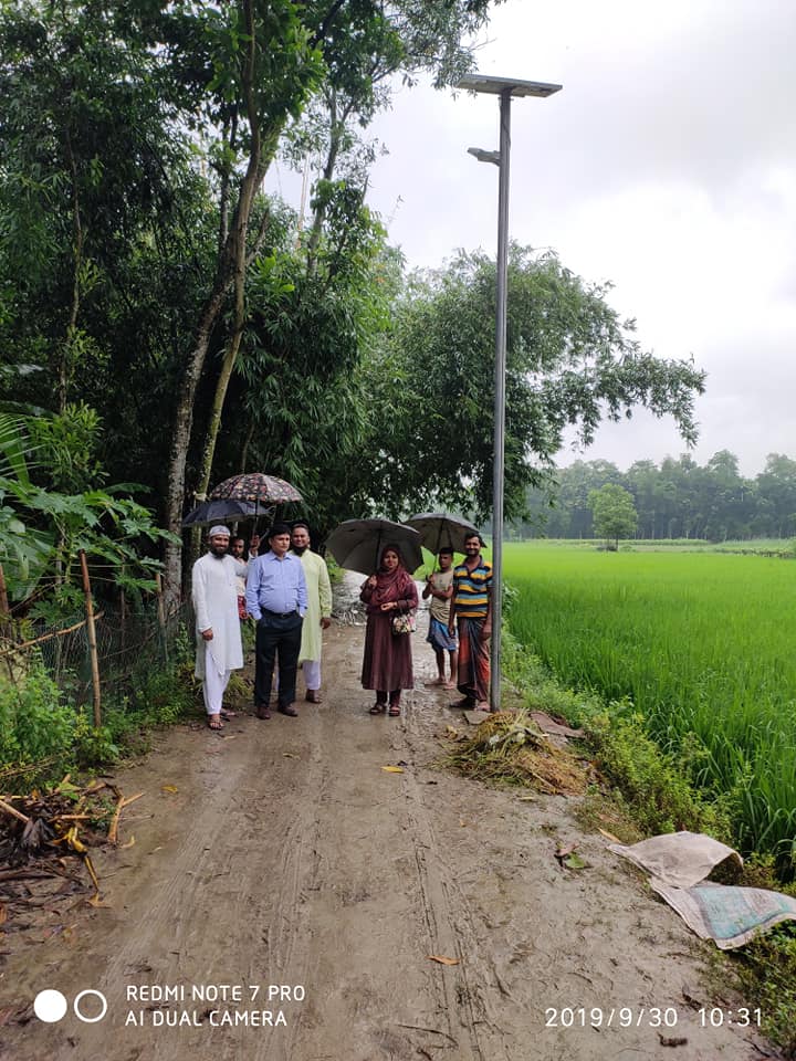 সৌর সড়ক বাতি 