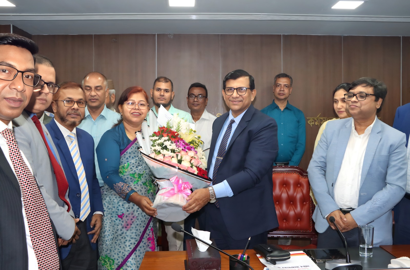 সচিব, প্রবাসী কল্যাণ ও বৈদেশিক কর্মসংস্থান মন্ত্রণালয়ের মহোদয়ের সাথে শুভেচ্ছা বিনিময়।