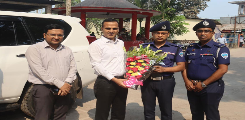 মাননীয় ডিসি স্যারের থানা পরিদর্শন।