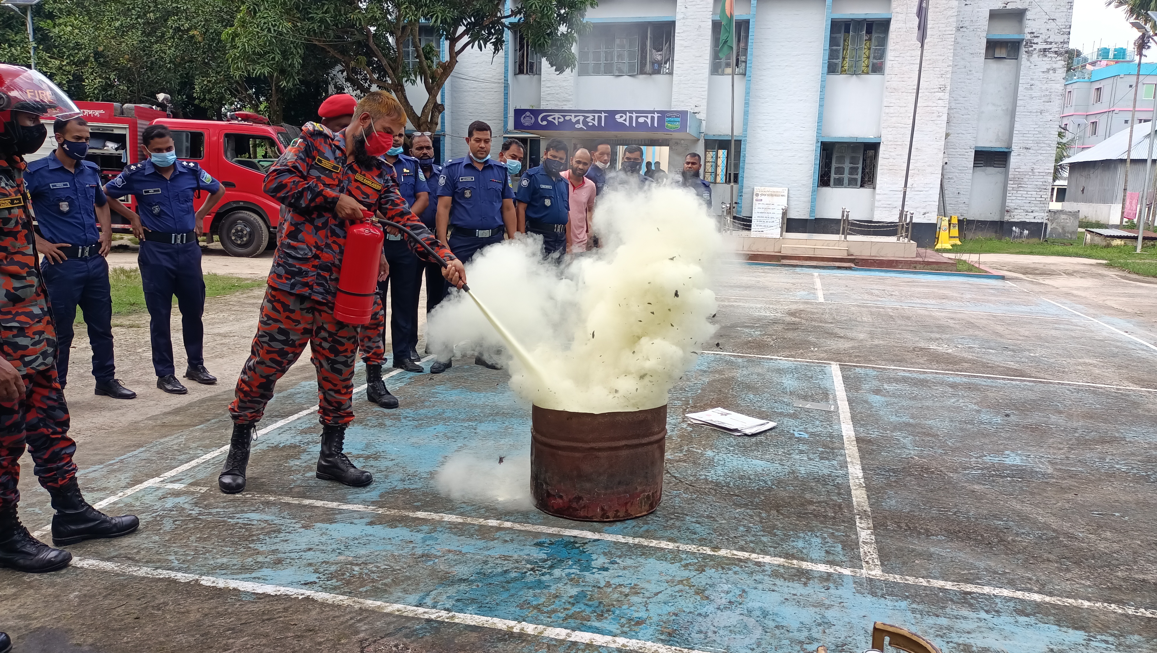 আগুন নিভারন প্রশিক্ষণ