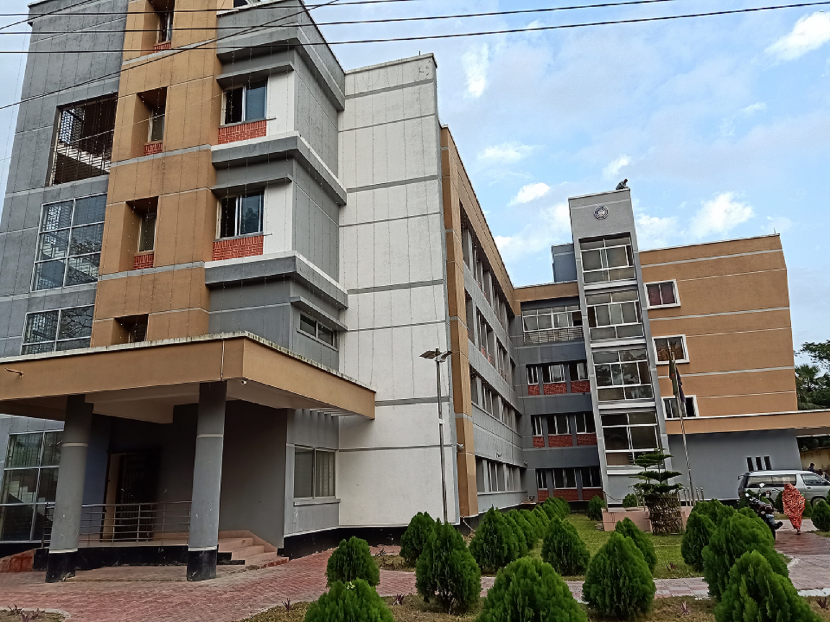 রাজৈর থানা ভবন