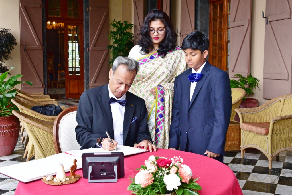 Presentation of Credentials to the Honorable President of Mauritius by Bangladesh High Commissioner H.E. Zokey Ahad