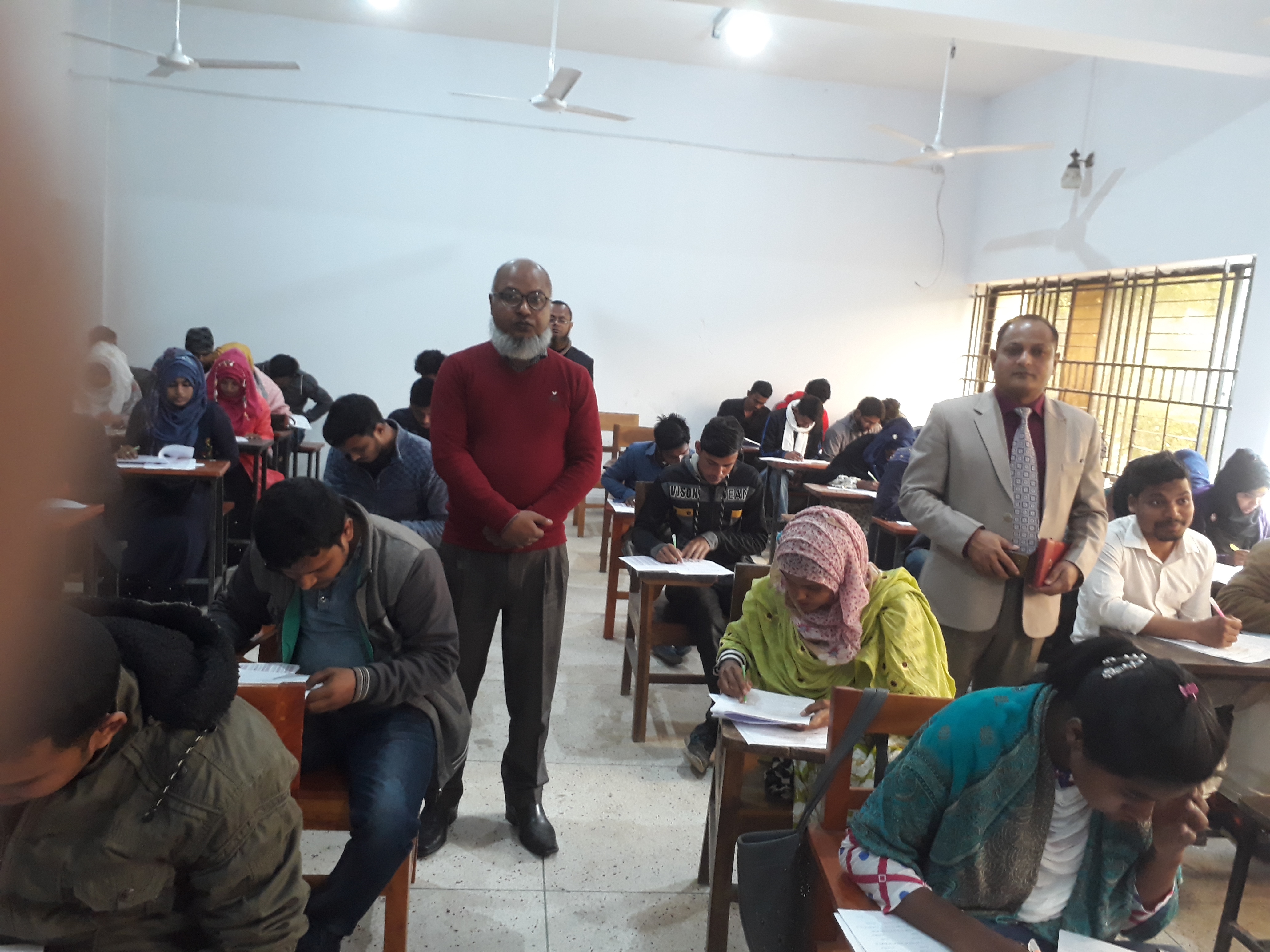 বিভিন্ন ডিজিটাল পোস্ট অফিসের ৬ মাস মেয়াদি ডিপ্লোমা ইন সফটওয়্যার এপ্লিকেশন কোর্সের পরীক্ষা গ্রহণ