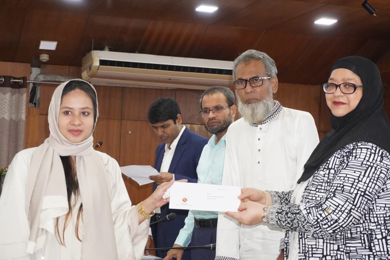 জুলাই'২৪ যোদ্ধাহত ও শহীদ পরিবারের মাঝে আর্থিক সহায়তা