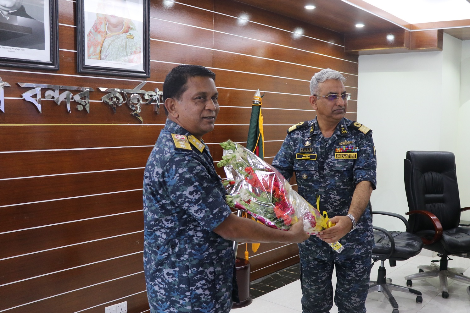 পায়রা বন্দর কর্তৃপক্ষের পক্ষ থেকে নবনিযুক্ত চেয়ারম্যান মহোদয়ের-কে অভ্যর্থনা জানানো হয়।