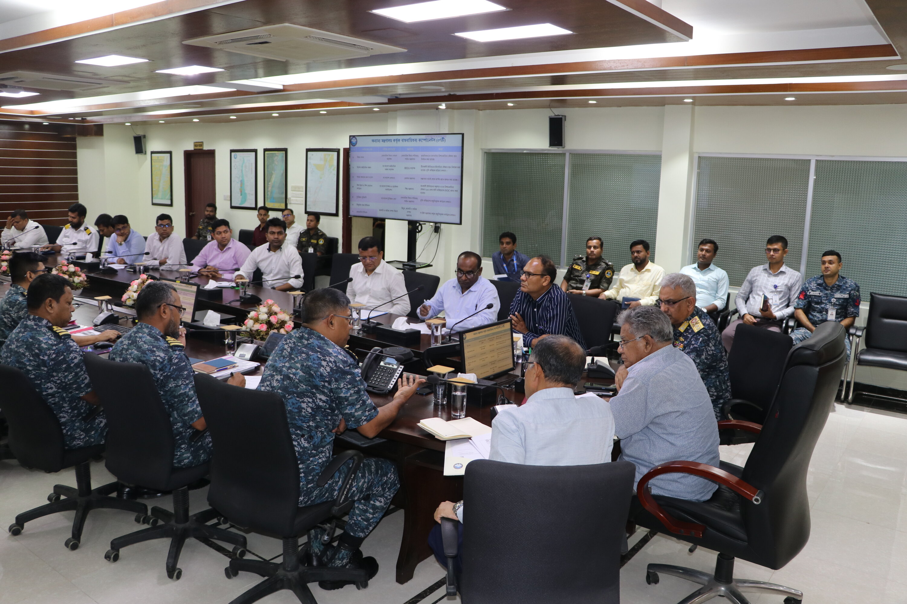 নৌপরিবহন মন্ত্রণালয়ের মাননীয় উপদেষ্টা মহোদয়ের সাথে পাবকের কর্মকর্তাগণের মতবিনিময় সভায় উপস্থিত পাবকের র্কমর্কতাবৃন্দ