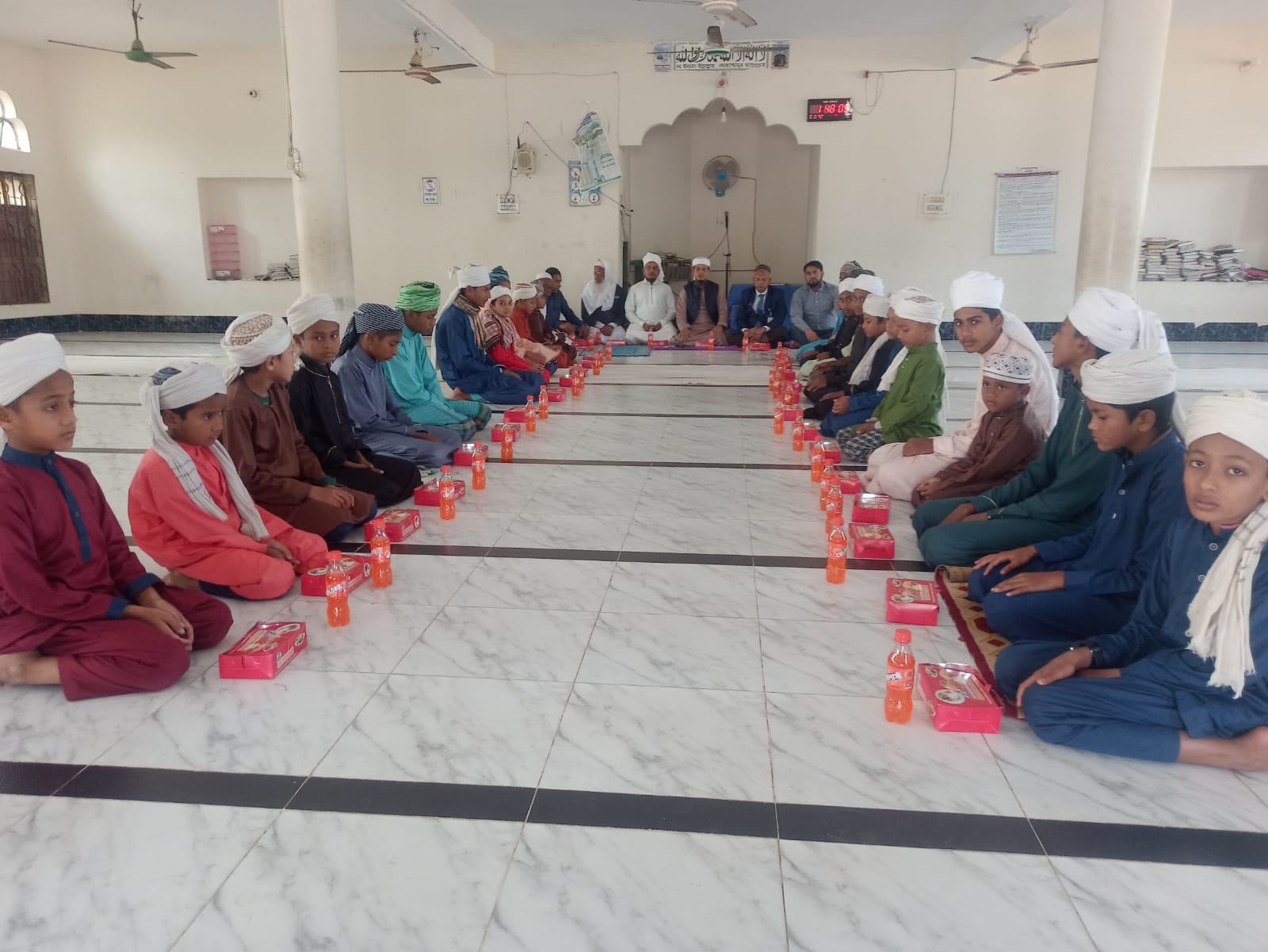 শহীদ বীর মুক্তিযোদ্ধাদের বিদেহী আত্মার মাগফেরাত কামনা করে বিশেষ দোয়া মাহফিল