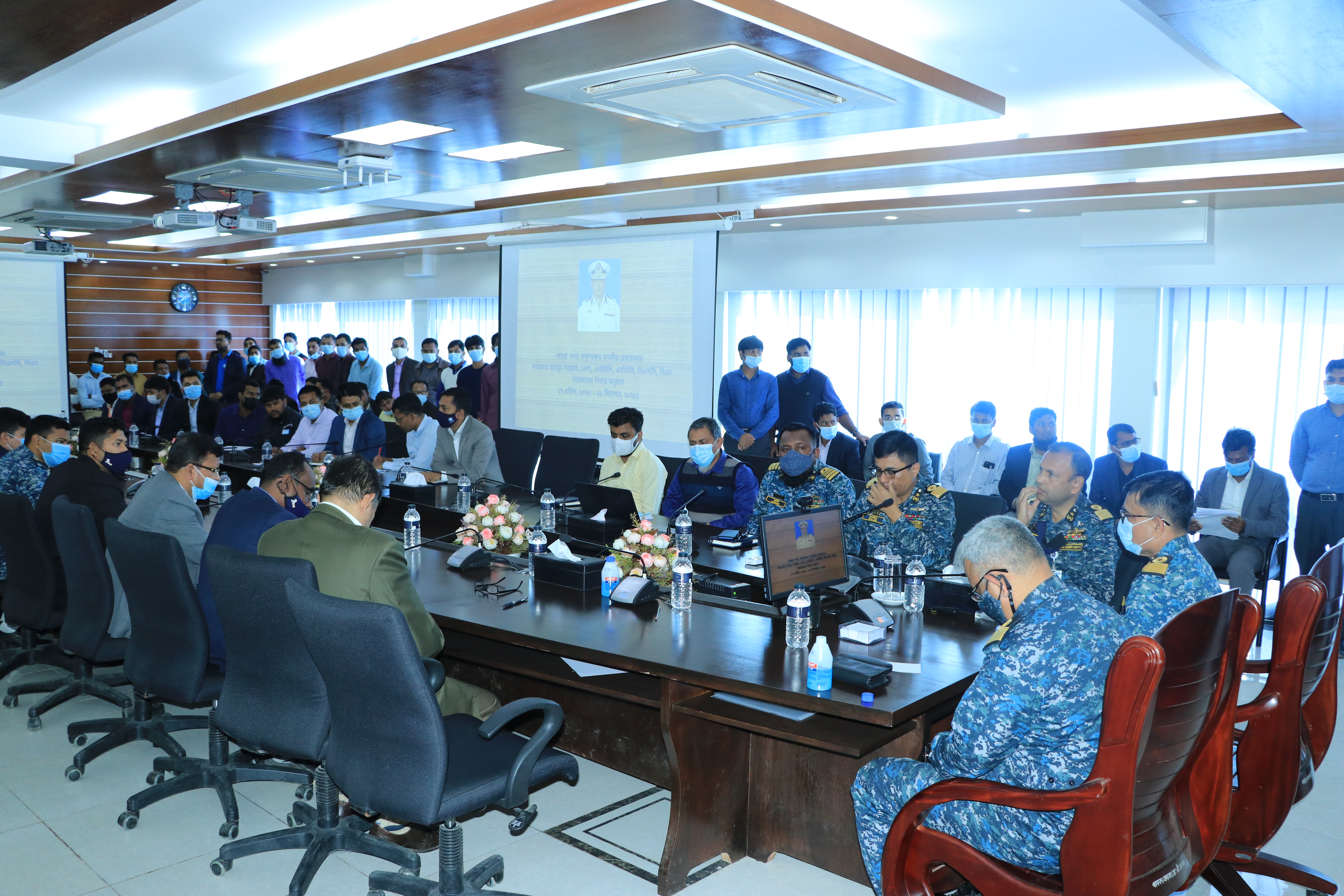 বিদায় অনুষ্ঠানে উপস্থিত পায়রা বন্দর কর্তৃপক্ষের সকলস্তরের কর্মকর্তা-কর্মচারীবৃন্দ।