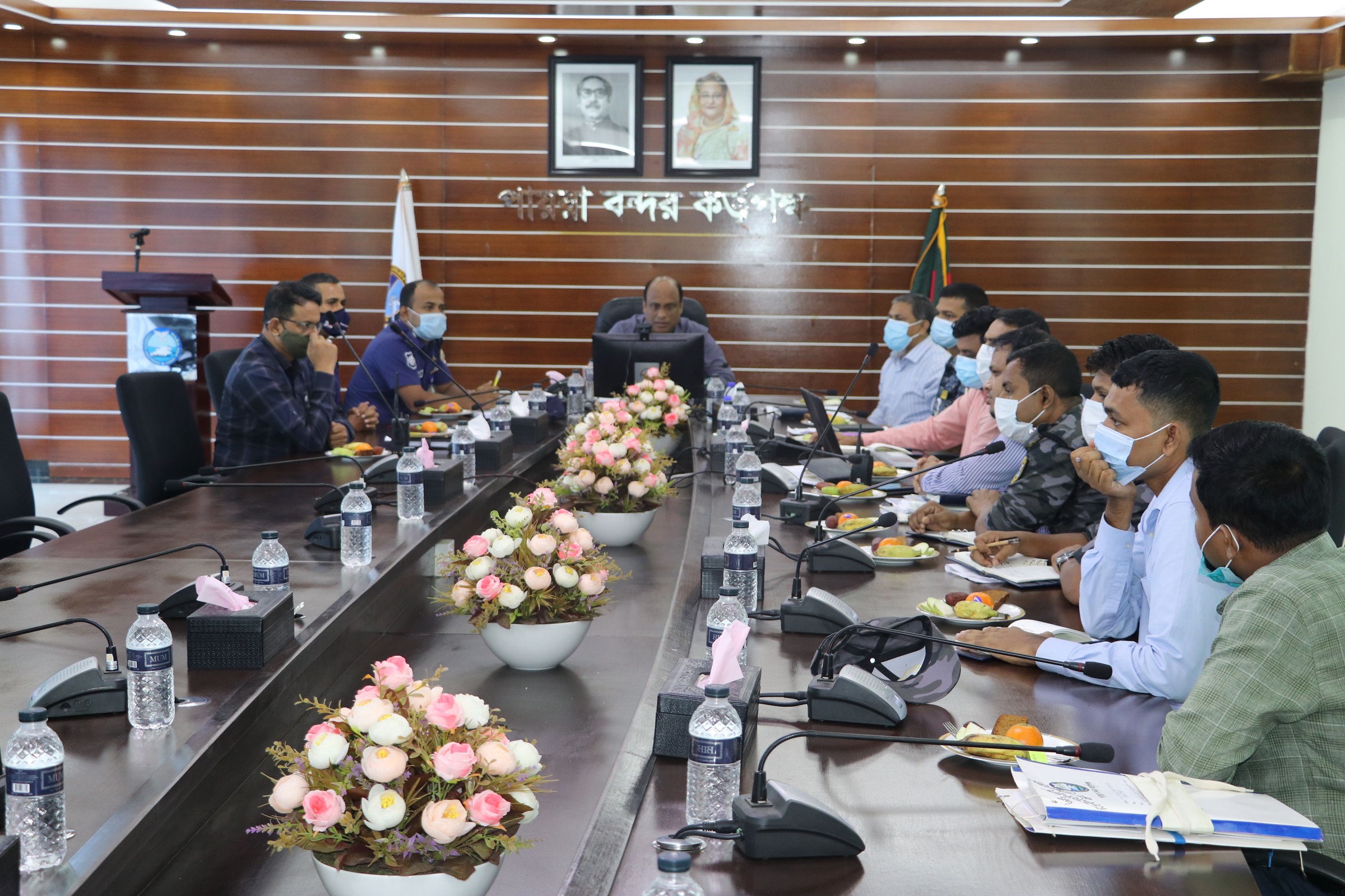 পায়রা বন্দর কর্তৃপক্ষের সদস্য (প্রশাসন ও অর্থ) মহোদয়ের সাথে অতিরিক্ত পুলিশ সুপার, কলাপড়া সার্কেল জনাব আহম্মদ আলীর পায়রা বন্দর ও বন্দর এলাকার নিরাপত্তা বিষয়ে মতবিনিময় সভা।