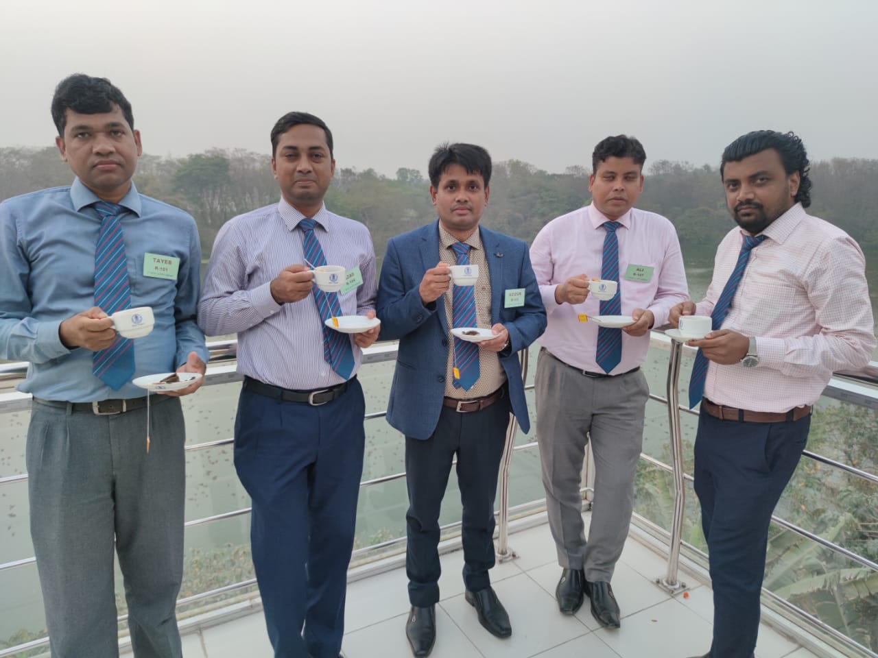 বিপিএটিসির নেচার অবজারভেটরিতে চা চক্রে অংশগ্রহণ করছেন প্রশিক্ষণার্থীরা