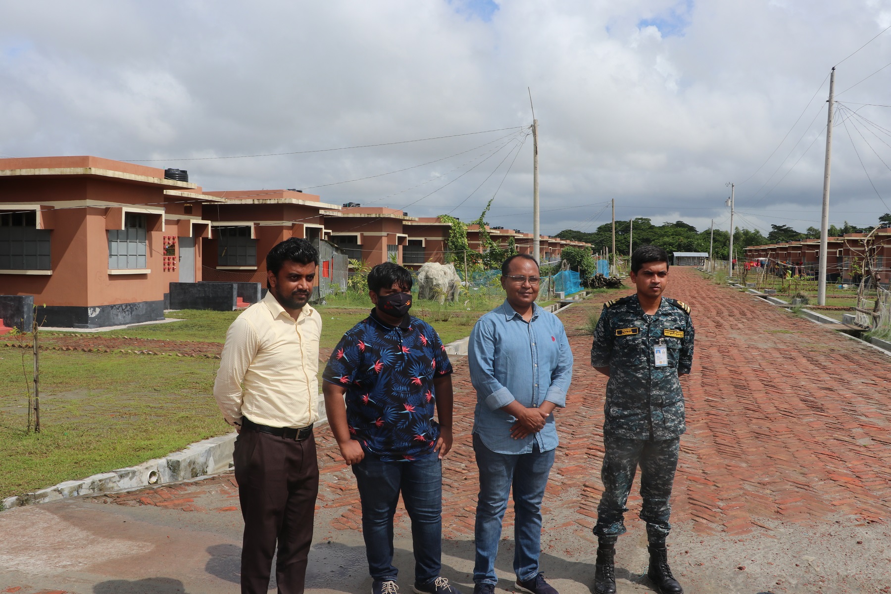 পায়রা বন্দর পরিদর্শনকালে জনাব এ কে এম টিপু সুলতান অতিরিক্ত সচিব,জননিরাপত্তা বিভাগ, স্বরাষ্ট্র মন্ত্রণালয় মহোদয়।