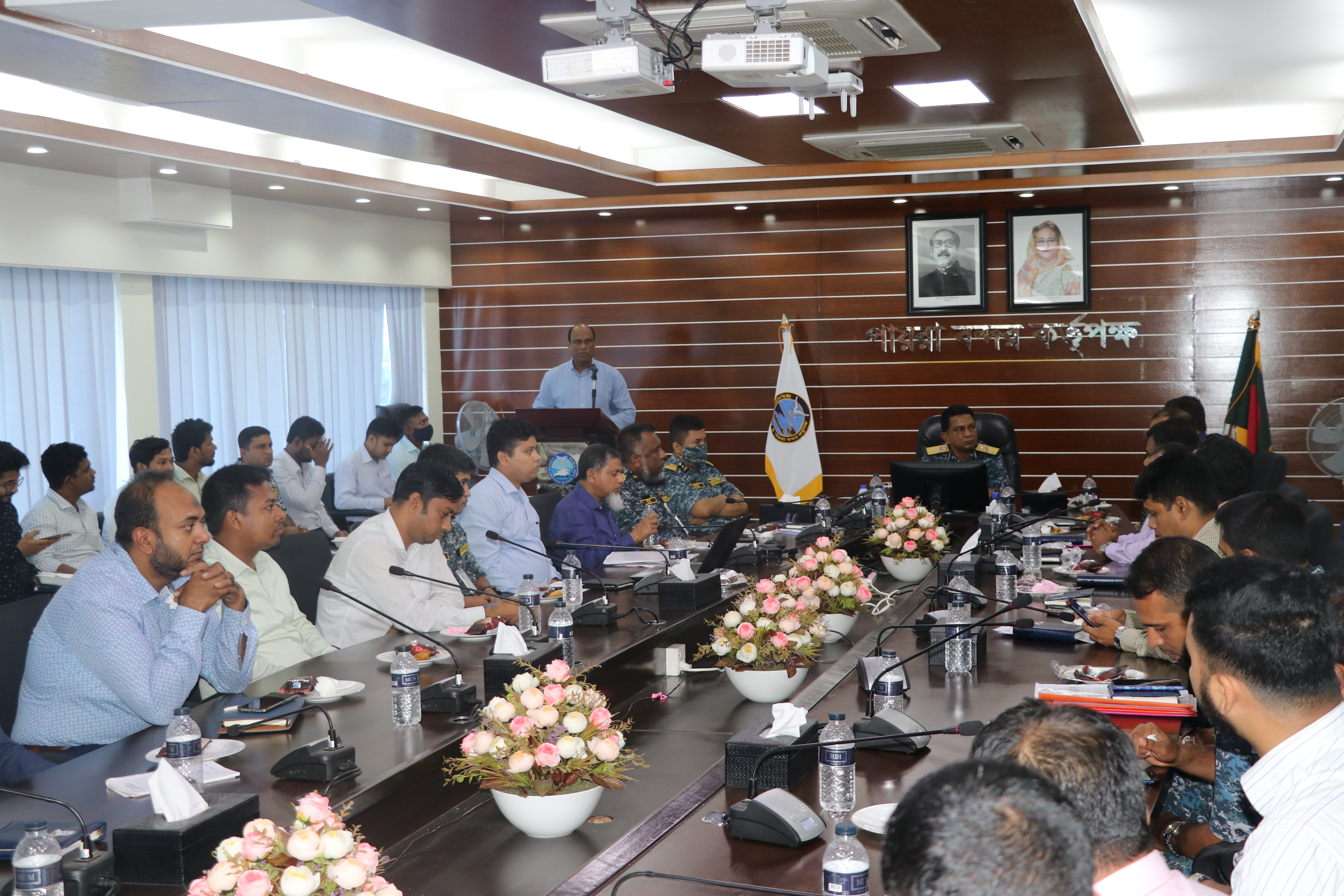 বিদায় অনুষ্ঠানে বক্তব্য প্রদান করেন কমান্ডার এম রাফিউল হাসাইন, (ট্যাজ), পিএসসি, বিএন (অবঃ), সদস্য (প্রশাসন ও অর্থ)।