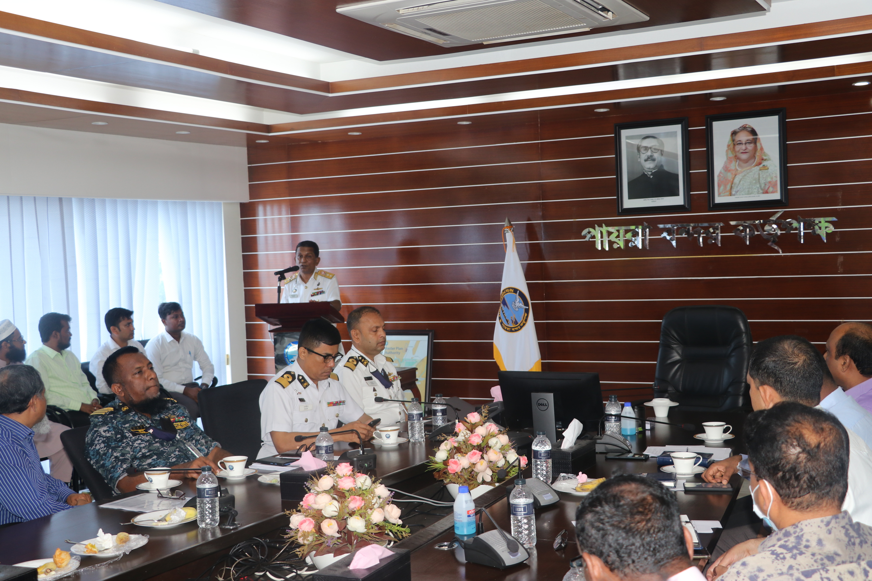 "২৬ শে মার্চ মহান স্বাধীনতা দিবস ও জাতীয় দিবস -২০২২" উপলক্ষ্যে পায়রা বন্দর কর্তৃপক্ষের আয়োজিত অনুষ্ঠানে বক্তব্য প্রদান করেন রিয়ার এডমিরাল মোহাম্মদ সোহায়েল, (ট্যাজ), এনইউপি, পিপিএম, পিএসসি, বিএন, চেয়ারম্যান, পাবক।