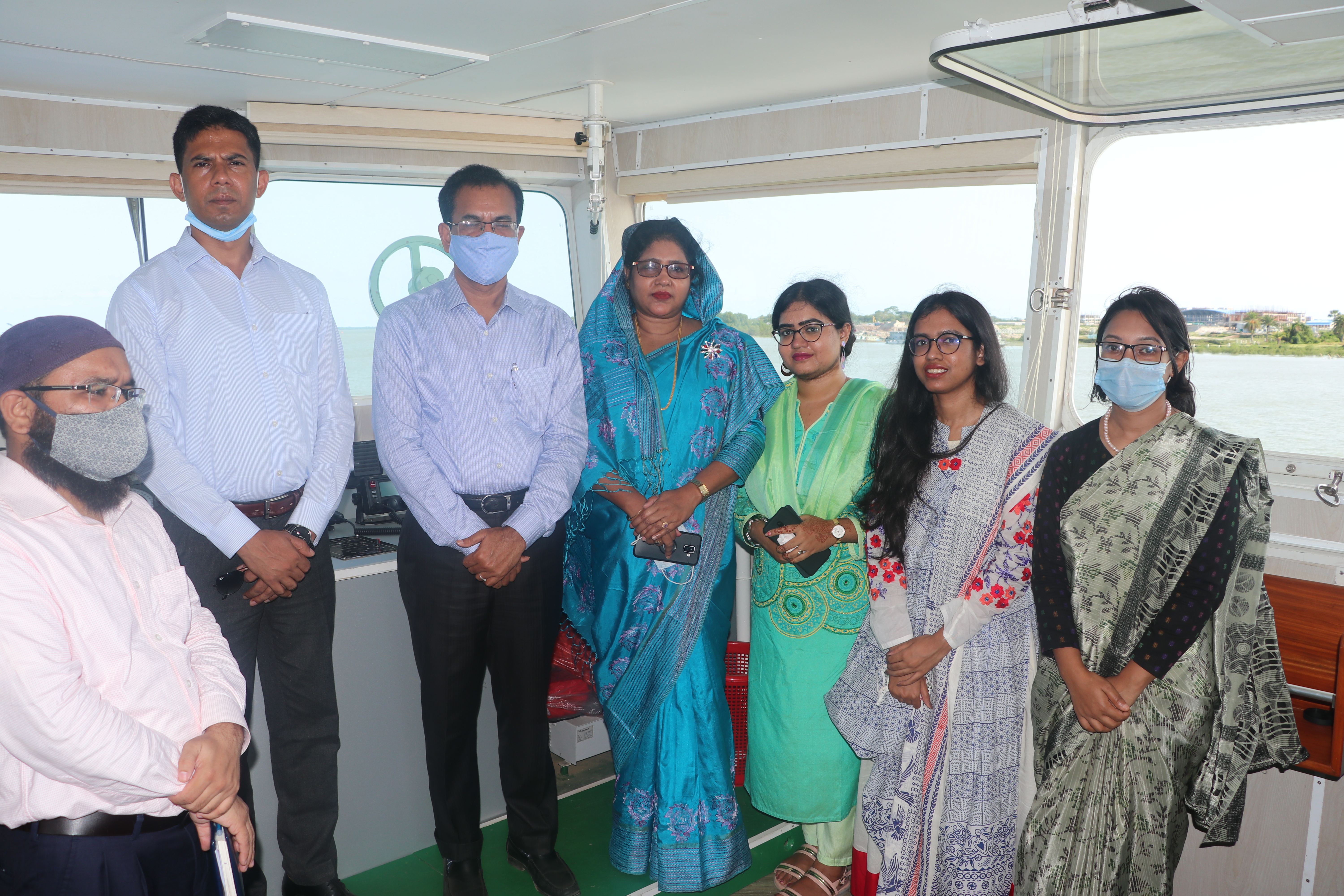 রাবনাবাদ চ্যানেল পরিদর্শনের সময় কমিশনার মহোদয়।