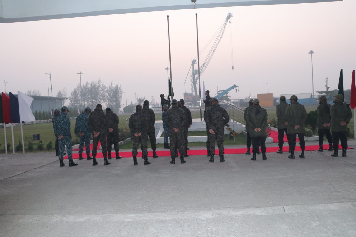 জাতীয় পতাকা উত্তোলন