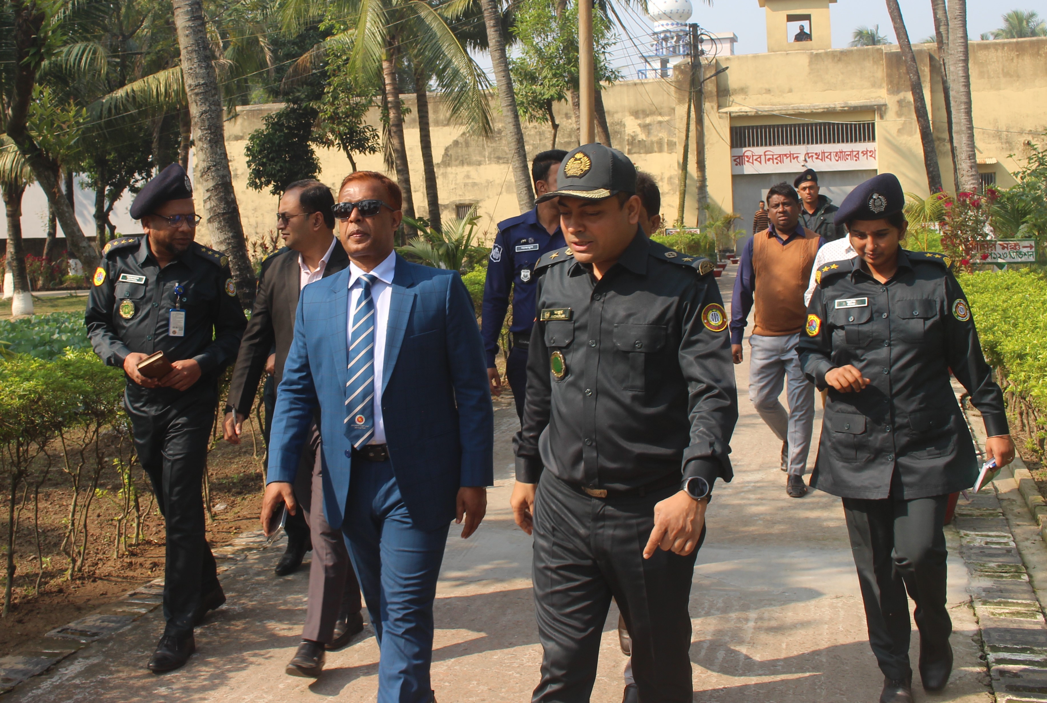 জেলা প্রশাসক মহোদয়ের বরিশাল কেন্দ্রীয় কারাগার পরিদর্শনকালীন সময়