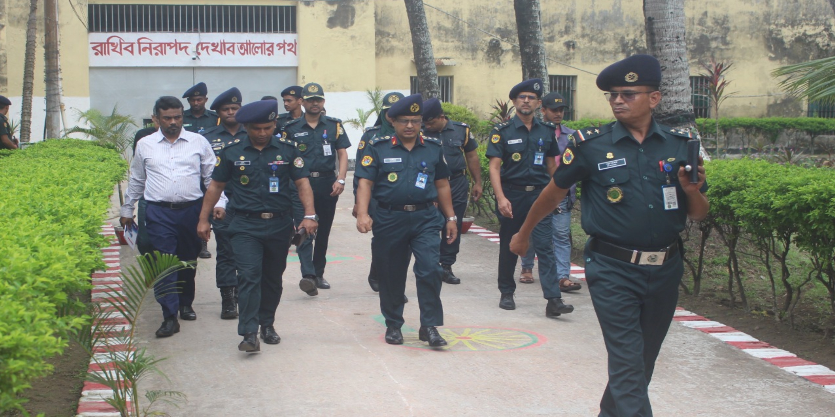 কারা উপ মহা-পরিদর্শক জনাব অসীম কান্ত পাল বরিশাল কেন্দ্রীয় কারাগার পরিদর্শন করেন।