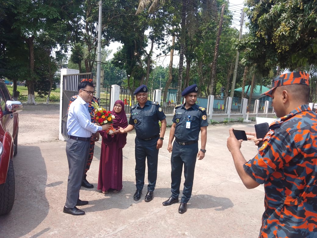 উপ-সচিব, জনাব মোঃ শফিকুল ইসলাম এর লালমনিরহাট জেলা কারাগার পরিদর্শন