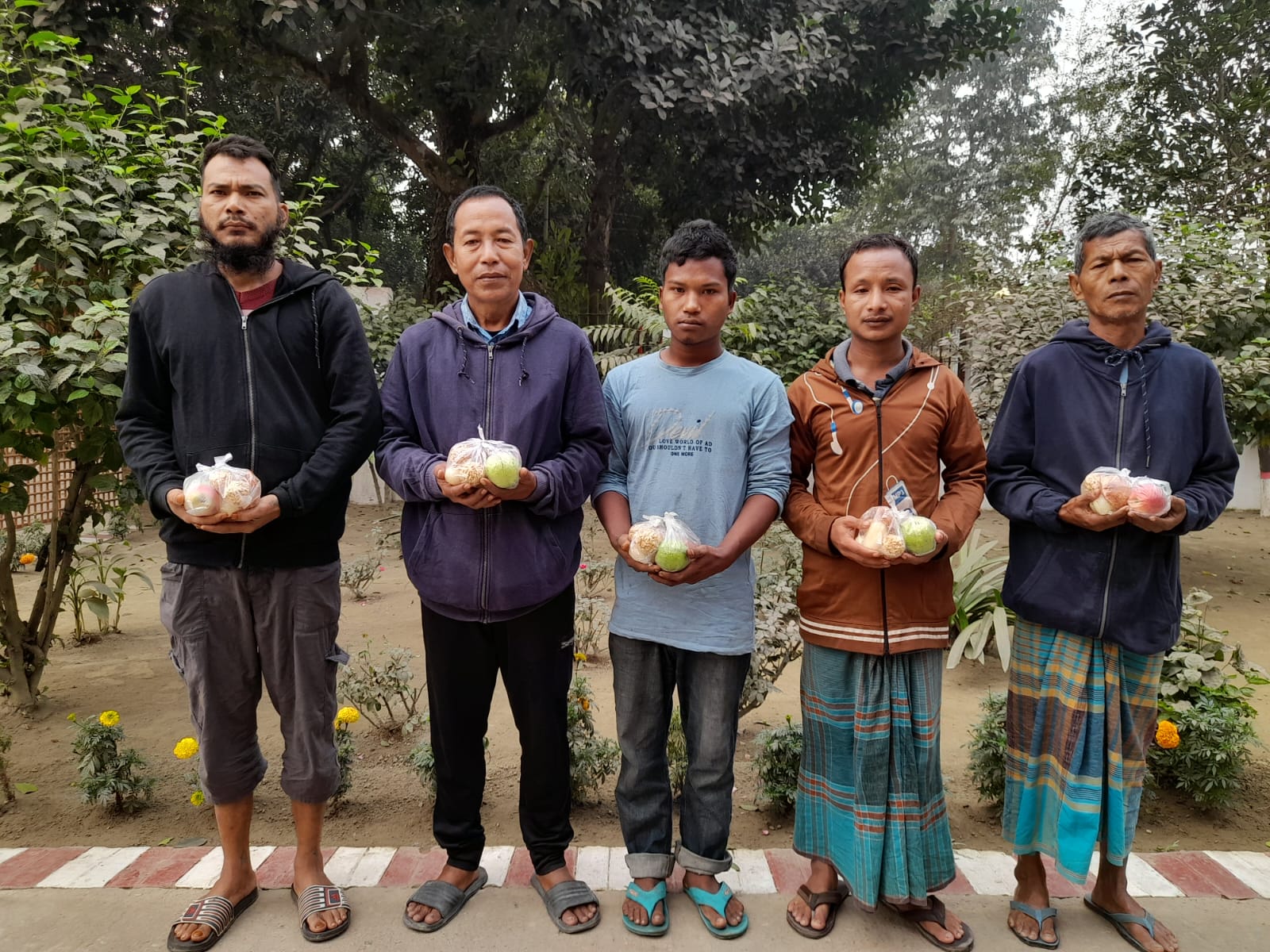 বড়দিন ‍উপলক্ষে শেরপুর জেলা কারাগারে খ্রিষ্টান ধর্মালম্বী বন্দিদের মাঝে খাবার বিতরণ করা হয় । খাবার বিতরণ করেন জেল সুপার জনাব মোঃ আবুল কালাম আজাদ।
