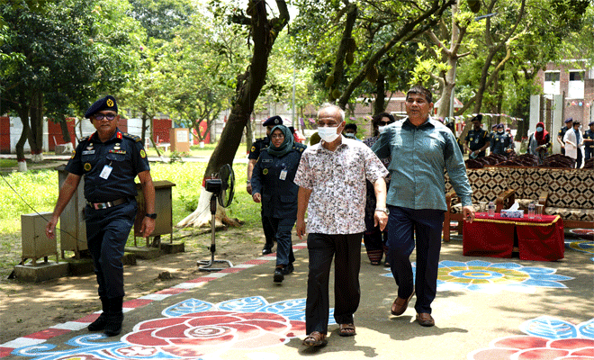মাননীয় স্বরাষ্ট্র উপদেষ্টা লেফটেন্যান্ট জেনারেল মোঃ জাহাঙ্গীর আলম চৌধুরী (অবঃ) ১০.০৬.২০২৫ তারিখ কাশিমপুর কেন্দ্রীয় কারাগার-২ ও কাশিমপুর মহিলা কেন্দ্রীয় কারাগার পরিদর্শন করেন।