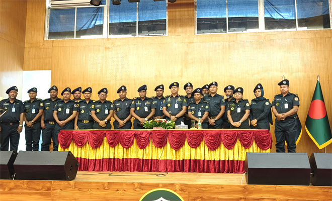 রাজশাহী কারা প্রশিক্ষণ কেন্দ্রে বৃক্ষরোপণ কর্মসূচীর শুভ উদ্বোধন করেন কারা মহাপরিদর্শক ব্রিগেডিয়ার জেনারেল সৈয়দ মোঃ মোতাহের হোসেন, এনডিসি, পিএসসি মহোদয়।