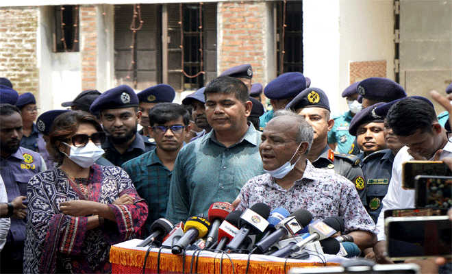 মাননীয় স্বরাষ্ট্র উপদেষ্টা লেফটেন্যান্ট জেনারেল মোঃ জাহাঙ্গীর আলম চৌধুরী (অবঃ) ১০.০৬.২০২৫ তারিখ কাশিমপুর কেন্দ্রীয় কারাগার-২ ও কাশিমপুর মহিলা কেন্দ্রীয় কারাগার পরিদর্শন করেন।