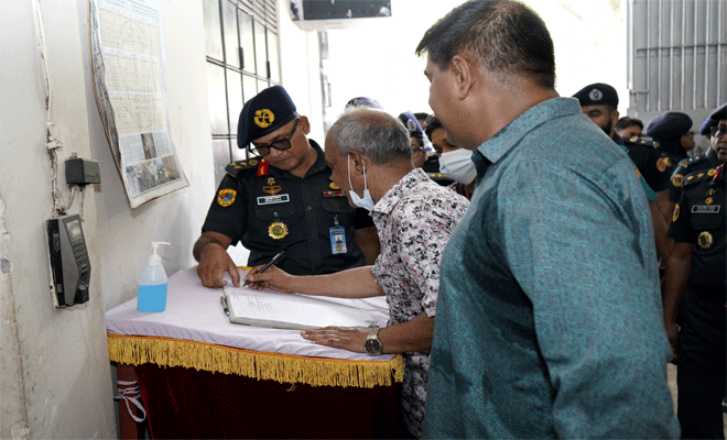 মাননীয় স্বরাষ্ট্র উপদেষ্টা লেফটেন্যান্ট জেনারেল মোঃ জাহাঙ্গীর আলম চৌধুরী (অবঃ) ১০.০৬.২০২৫ তারিখ কাশিমপুর কেন্দ্রীয় কারাগার-২ ও কাশিমপুর মহিলা কেন্দ্রীয় কারাগার পরিদর্শন করেন।