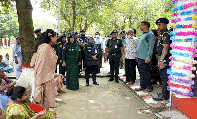 মাননীয় স্বরাষ্ট্র উপদেষ্টা লেফটেন্যান্ট জেনারেল মোঃ জাহাঙ্গীর আলম চৌধুরী (অবঃ) ১০.০৬.২০২৫ তারিখ কাশিমপুর কেন্দ্রীয় কারাগার-২ ও কাশিমপুর মহিলা কেন্দ্রীয় কারাগার পরিদর্শন করেন।