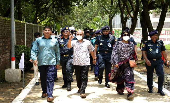 মাননীয় স্বরাষ্ট্র উপদেষ্টা লেফটেন্যান্ট জেনারেল মোঃ জাহাঙ্গীর আলম চৌধুরী (অবঃ) ১০.০৬.২০২৫ তারিখ কাশিমপুর কেন্দ্রীয় কারাগার-২ ও কাশিমপুর মহিলা কেন্দ্রীয় কারাগার পরিদর্শন করেন।