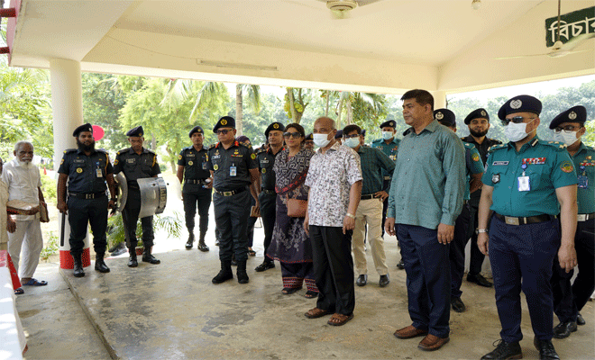 মাননীয় স্বরাষ্ট্র উপদেষ্টা লেফটেন্যান্ট জেনারেল মোঃ জাহাঙ্গীর আলম চৌধুরী (অবঃ) ১০.০৬.২০২৫ তারিখ কাশিমপুর কেন্দ্রীয় কারাগার-২ ও কাশিমপুর মহিলা কেন্দ্রীয় কারাগার পরিদর্শন করেন।