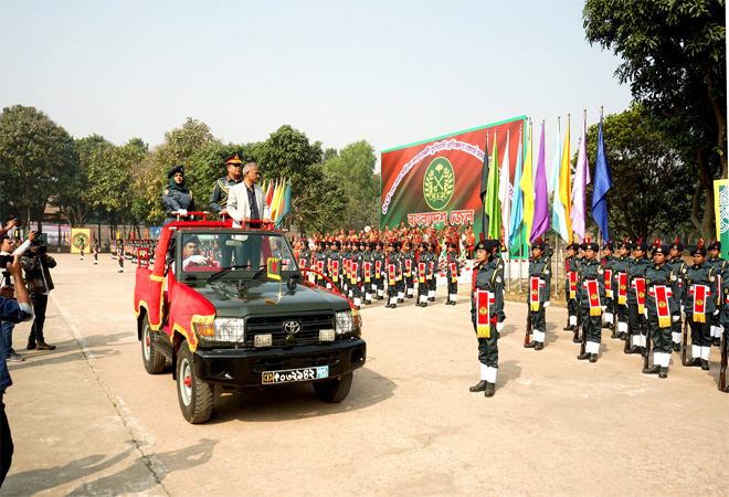 কারা প্রশিক্ষণ কেন্দ্র গাজীপুর, কাশিমপুরে অনুষ্ঠিত ৬৩তম মহিলা কারারক্ষী বুনিয়াদি প্রশিক্ষণ এর সমাপনী কুচকাওয়াজ।