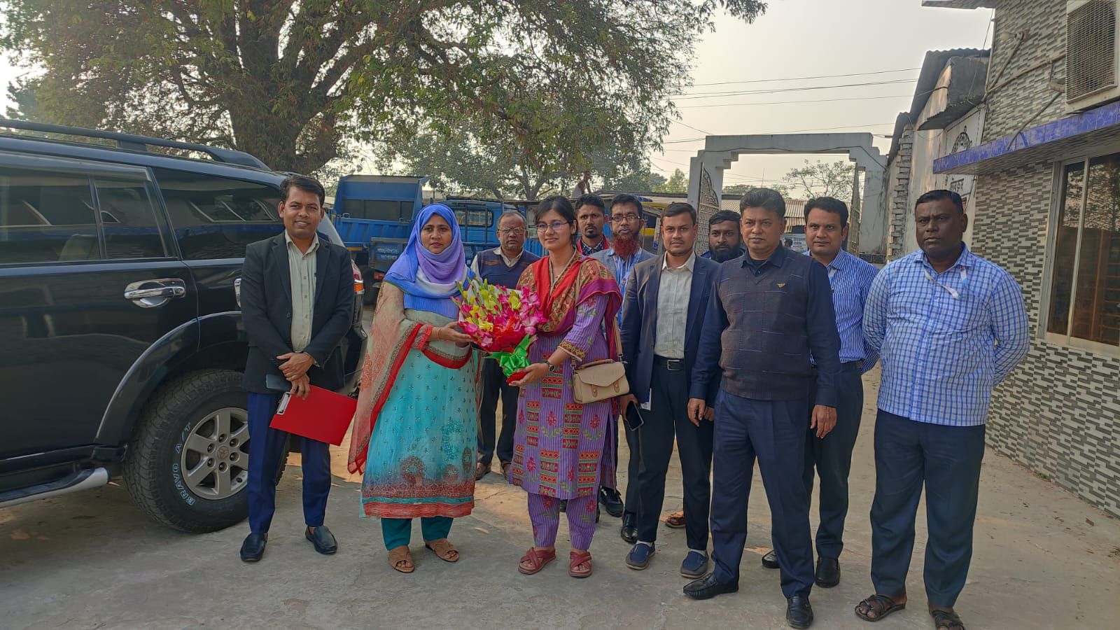 জনাব মাহমুদা পারভীন,উপপরিচালক ( উপসচিব) স্থানীয় সরকার, স্যারের পরিদর্শন