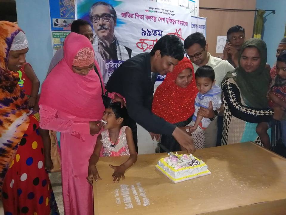 cutting cake