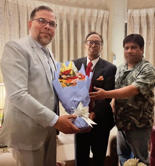 ডাক, টেলিযোগাযোগ ও তথ্যপ্রযুক্তি মন্ত্রণালয়ের দায়িত্বপ্রাপ্ত মাননীয় মন্ত্রী ফকির মাহবুব আনাম, এমপিকে ফুলেল শুভেচ্ছা জানান তথ্য ও যোগাযোগ প্রযুক্তি বিভাগ ও ডাক ও টেলিযোগাযোগ বিভাগের সচিব শীষ হায়দার চৌধুরী এবং আব্দুন নাসের খান (মঙ্গলবার, ১৭/০২/২০২৬)।