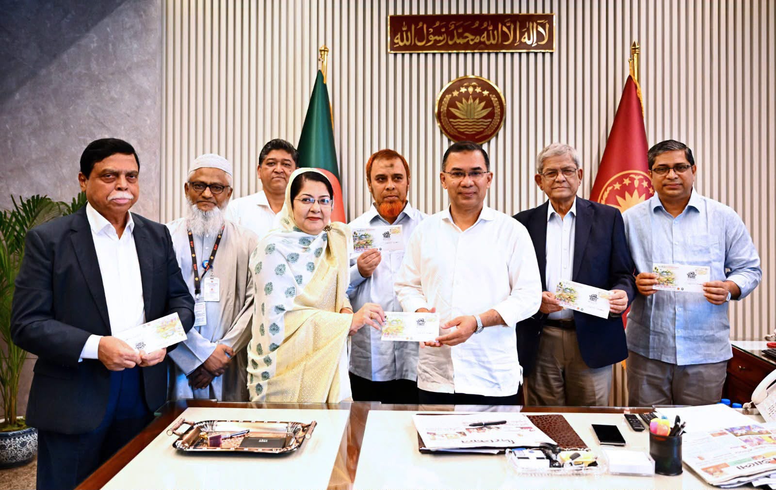 "উন্নত পল্লী সমৃদ্ধ দেশ, সবার আগে বাংলাদেশ" উপলক্ষে স্মারক ডাকটিকিট উন্মোচন করেছেন গণপ্রজাতন্ত্রী বাংলাদেশ সরকারের প্রধানমন্ত্রী জনাব তারেক রহমান (রবিবার, ০৫ জুলাই ২০২৬)।