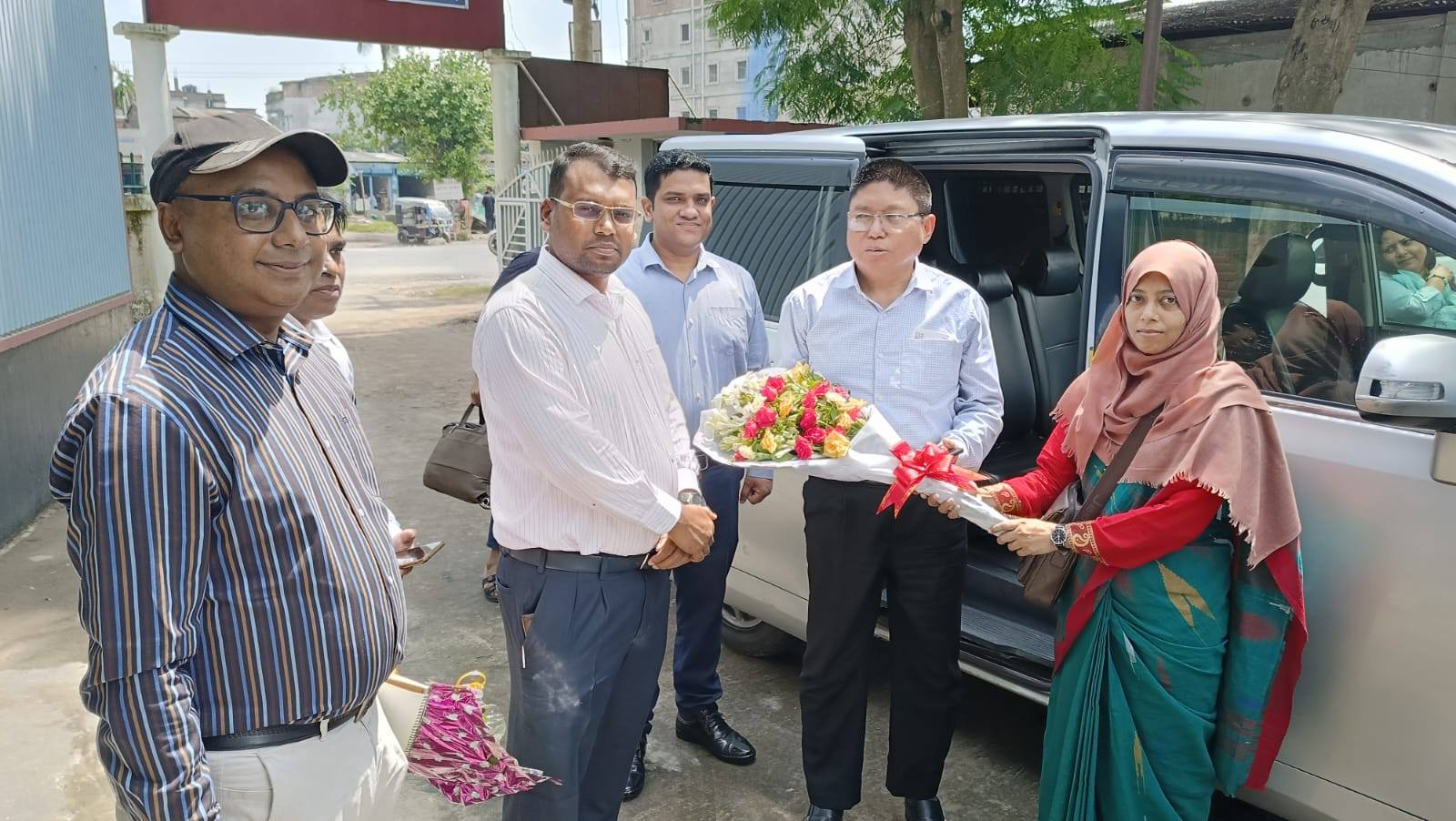 পরিদর্শন করেন গণগ্রন্থাগার অধিদপ্তরের মাননীয় মহাপরিচালক (অতিরিক্ত সচিব) জনাব মনীষ চাকমা স্যার