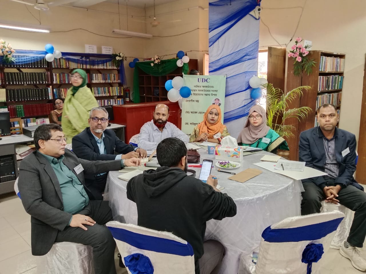 নতুন প্রজন্ম বান্ধব গ্রন্থাগার সেবায় উদ্ভাবন শীর্ষক ৩য় কর্মশালা অনুষ্ঠিত হয় জেলা সরকারি গণগ্রন্থাগার, দিনাজপুরে। কর্মশালার শুভ উদ্বোধন করেন গণগ্রন্থাগার অধিদপ্তরের মহাপরিচালক জনাব মনীষ চাকমা। উদ্বোধনী পর্বে বক্তব্য প্রদান করেন গণগ্রন্থাগার অধিদপ্তরের পরিচালক ও ইনোভেশন অফিসার প্রশাসন মোসাঃ মরিয়ম বেগম।