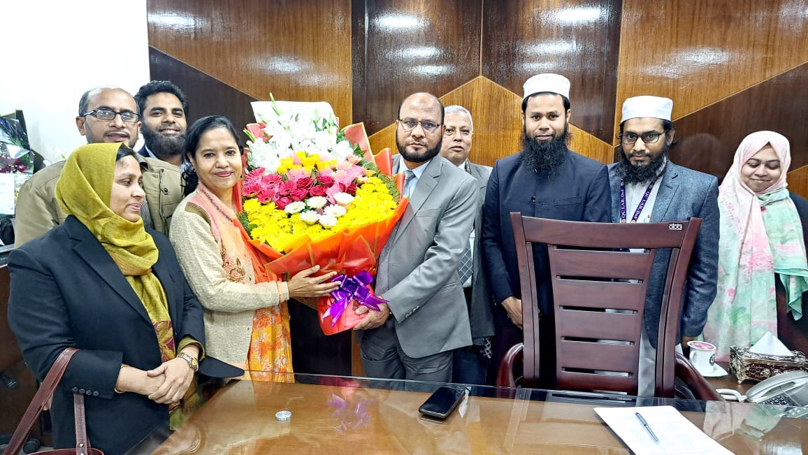 নবনিযুক্ত মহাপরিচালক মহোদয়কে কোয়ালিটি কন্ট্রোল ল্যাব, ঢাকা এর পক্ষ থেকে ফুলেল শুভেচ্ছা