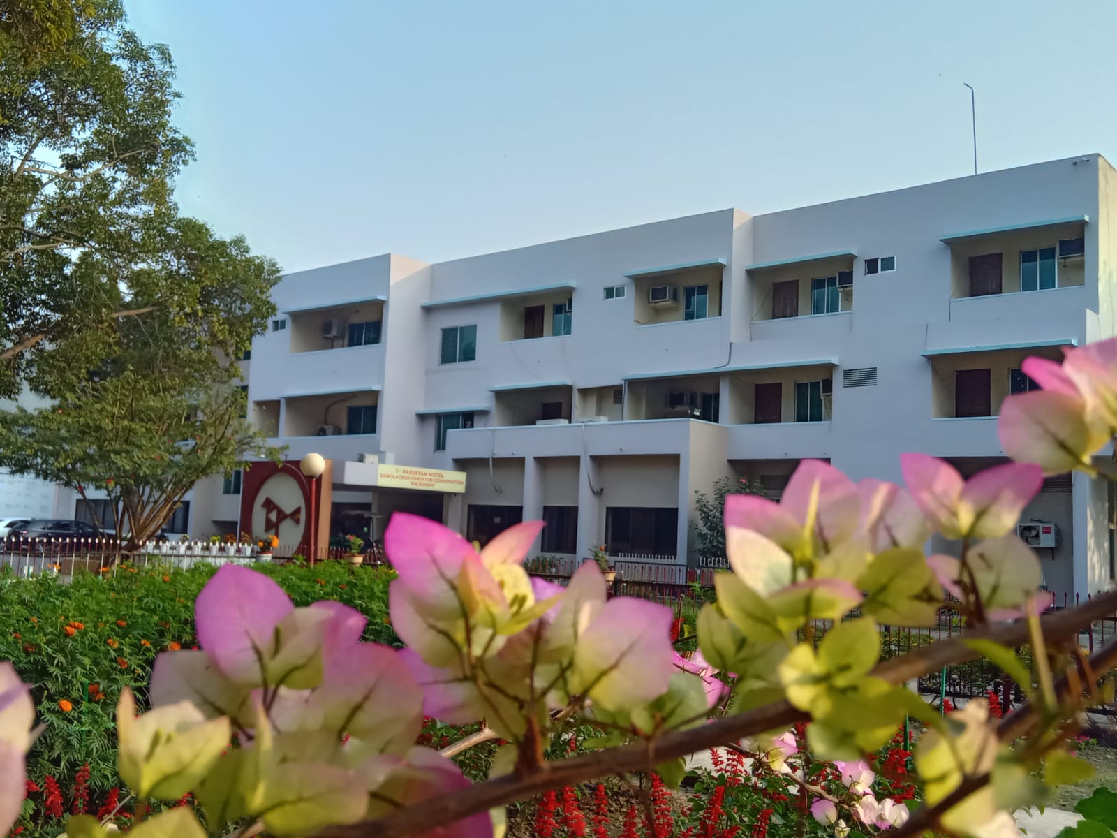 মোটেল, ভবন