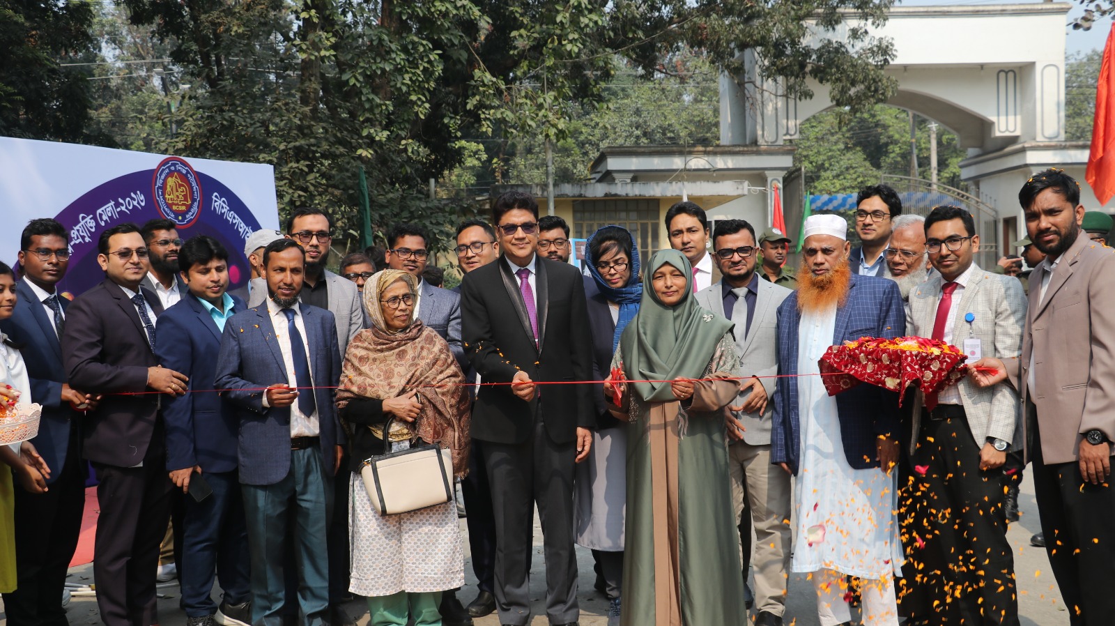 বাংলাদেশ বিজ্ঞান ও শিল্প গবেষণা পরিষদ, রাজশাহী গবেষণাগারের আয়োজনে তিন দিনব্যাপী (২৯-৩১ জানুয়ারি) “বিসিএসআইআর বিজ্ঞান ও শিল্প প্রযুক্তি মেলা-২০২৬” শুরু হয়েছে।