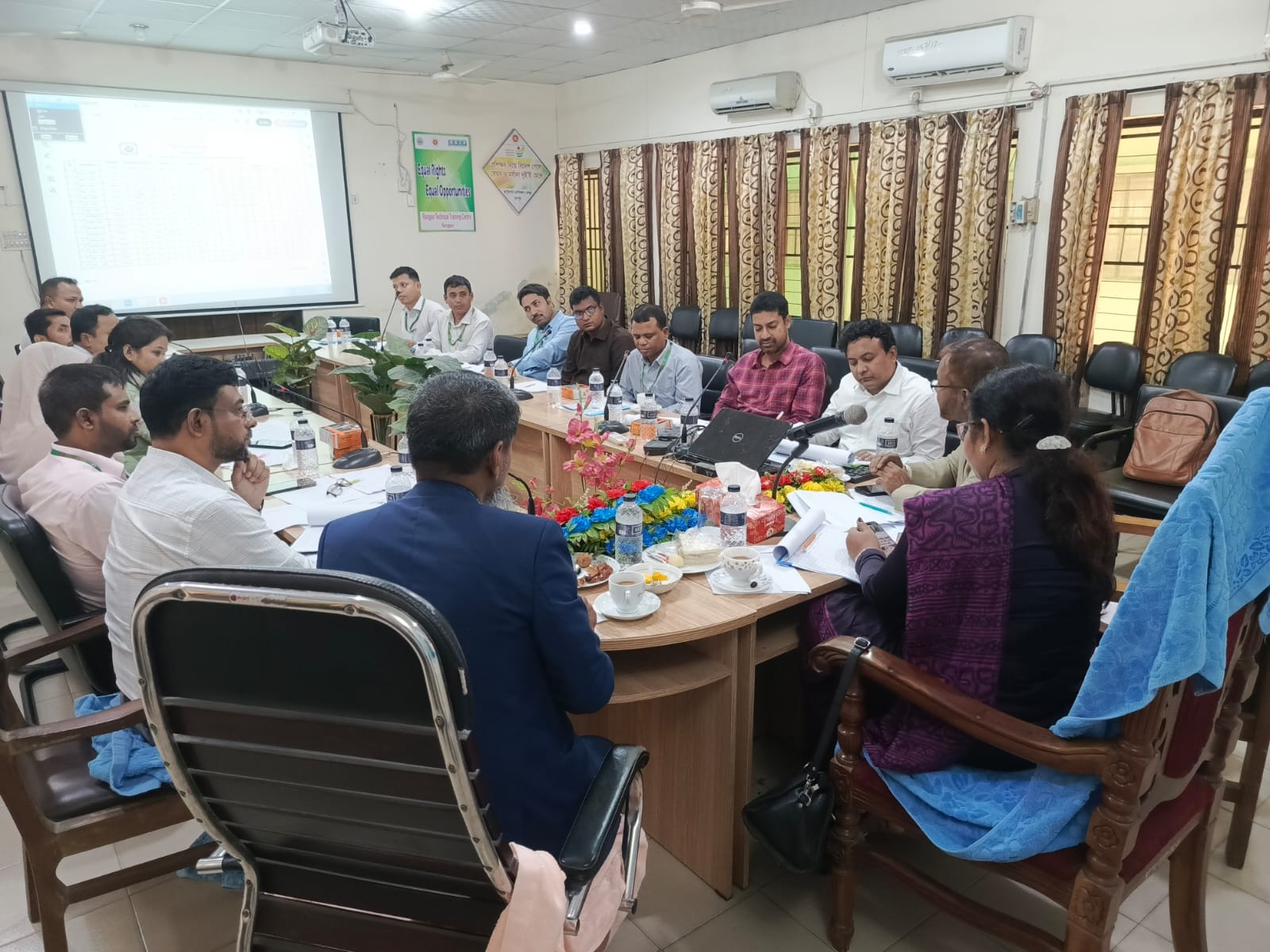 মাননীয় ব্যবস্থাপনাপরিচালক মহোদয়ের উপস্থিতিতে ব্যবসায়িক পর্যালোচনা সভা/২০২৬ অনুষ্ঠিত