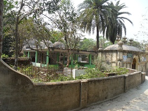 ৪০০শত বছরে পুরনো কবর স্থানতরফকামাল জামে মসজিদ