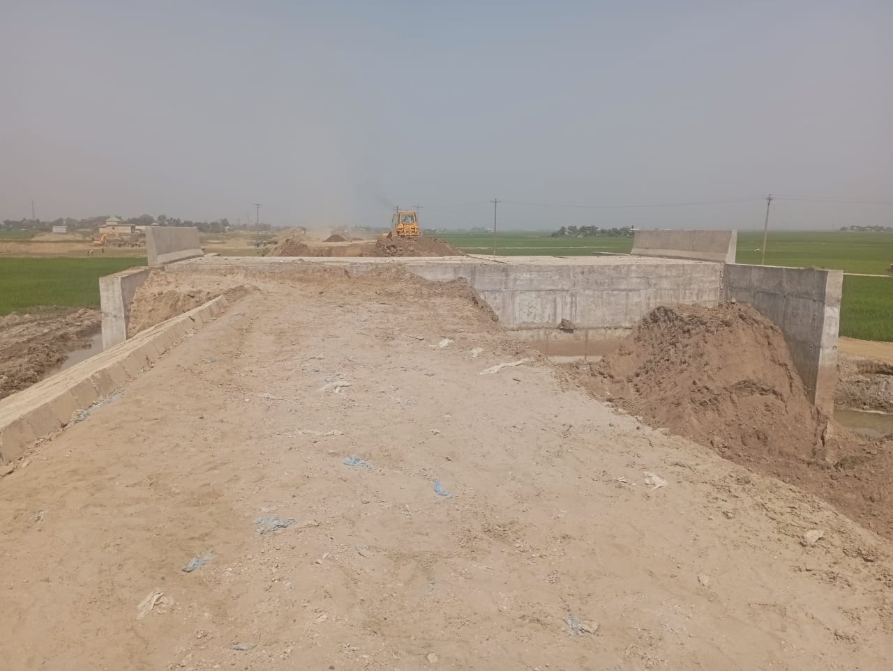 সুনামগঞ্জ-মদনপুর-দিরাই-শাল্লা-জলসুখা-আজমিরিগঞ্জ-হবিগঞ্জ মহাসড়কের শাল্লা-জলসুখা সড়কাংশ নির্মাণ প্রকল্প (১ম সংশোধিত) এর অগ্রগতির স্থিরচিত্র।