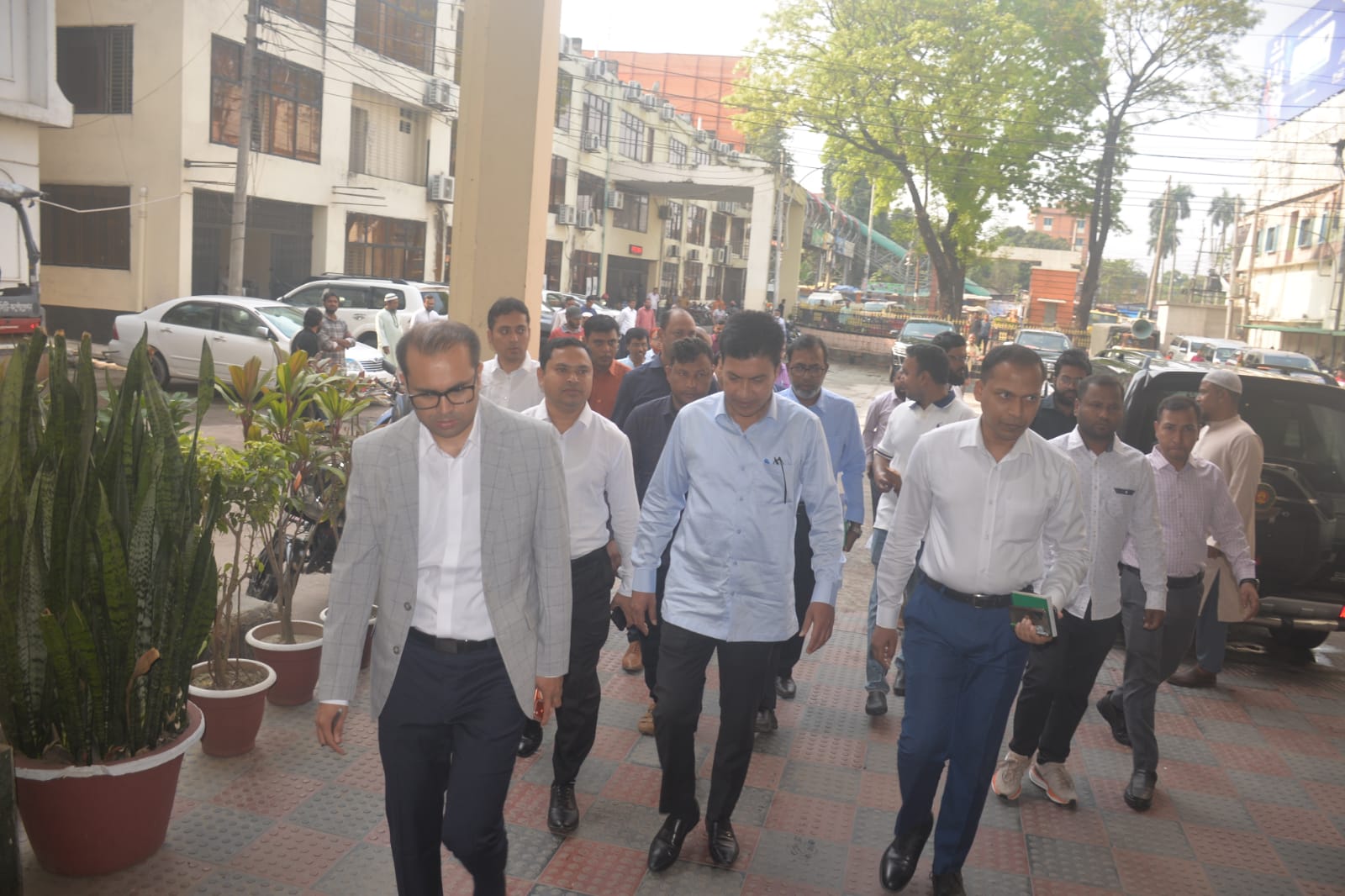 রংপুর সিটি কর্পোরেশনের নবনিযুক্ত প্রশাসক মহোদয় জনাব মাহফুজ উন নবী চৌধুরী আজ প্রথম কর্ম দিবস।