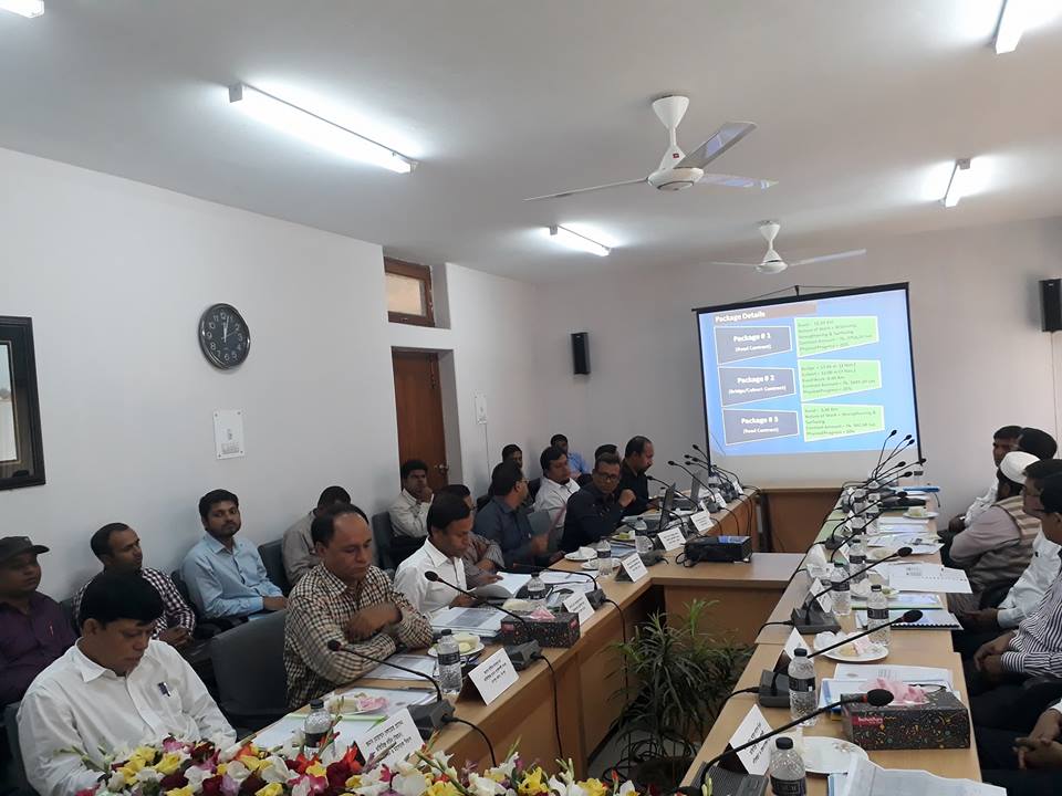 ১৮ মার্চ ২০১৮, রংপুর জোনের সড়ক উন্নয়ন ও রক্ষাণাবেক্ষন কাজের অগ্রগতি পর্যালোচনা সভা সড়ক পরিবহন ও মহাসড়ক বিভাগের সচিব এর সভাপতিত্বে অনুষ্ঠিত হয় । এ সময় সড়ক ও জনপথ অধিদপ্তরের প্রধান প্রকৌশলীসহ মন্ত্রণালয়ের উর্ধ্বতন কর্মকর্তাগণ উপস্থিত ছিলেন ।