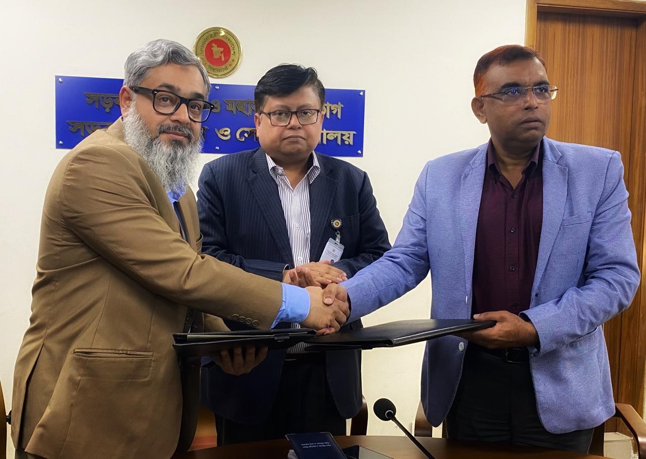 ০৫ ফেব্রুয়ারি ২০২৬ তারিখে সড়ক পরিবহন ও মহাসড়ক বিভাগের সম্মেলন কক্ষে ৬০,০০০ জন গাড়িচালকদের প্রশিক্ষণ প্রদানের লক্ষ্যে বাংলাদেশ সড়ক নিরাপত্তা প্রকল্প এবং বাংলাদেশ সড়ক পরিবহন কর্পোরেশন (বিআরটিসি) এর মধ্যে আনুষ্ঠানিক চুক্তি স্বাক্ষরিত হয়।