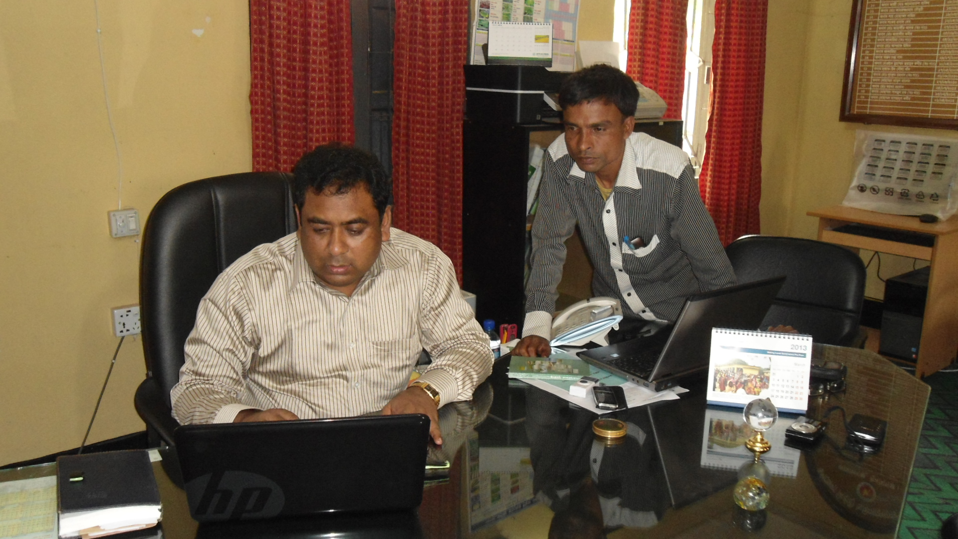 ইউএনও জনাব এম শফি কামাল স্যারের সাথে সাচনাবাজার ইউ আই এস সির উদ্যোক্তা আমি মোঃ মনজুরুল হক আফিন্দী